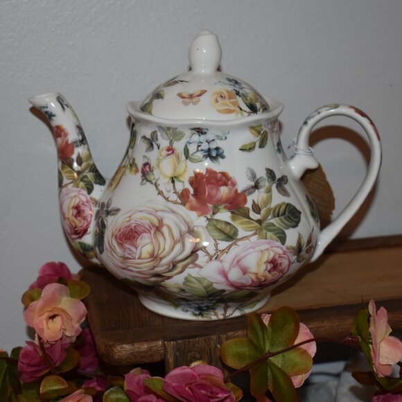 Lovely Kent Pottery Floral Roses Secret Garden Porcelain Cottage Teapot - Picture 14 of 14